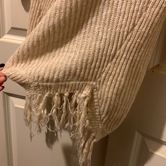 Oversized fringe sweater - Picture 3 of 4